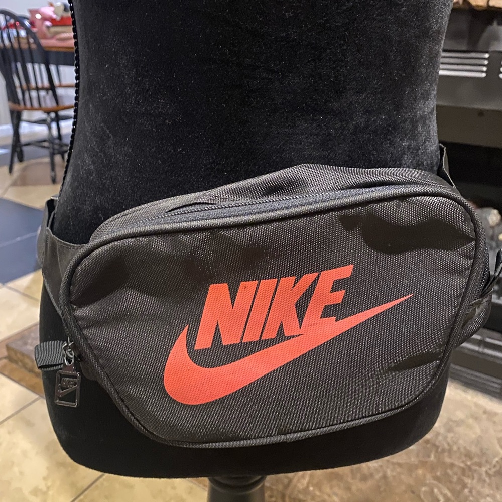 Vintage Nike waist bag